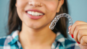 Segredo da manutenção fácil do Invisalign em BH